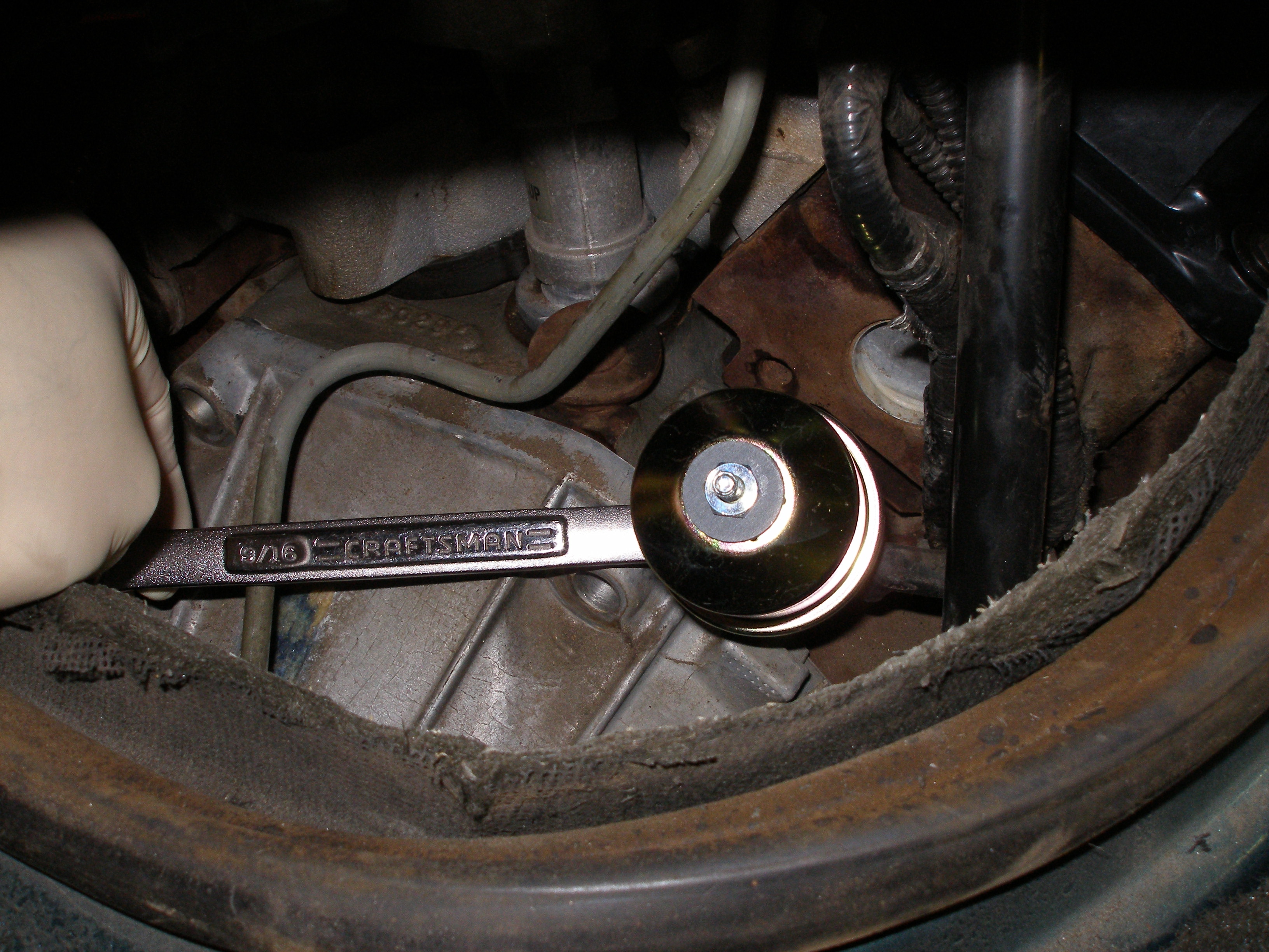 2000 ford explorer oil pressure sensor location