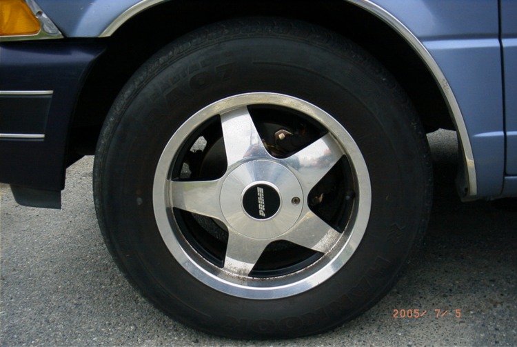 1994 Ford aerostar tire size